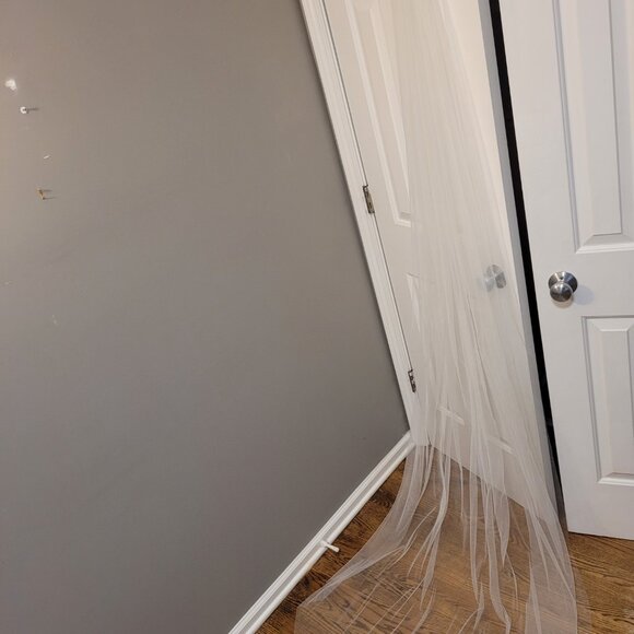 NWT Cathedral Veil in Diamond White - Picture 5 of 6